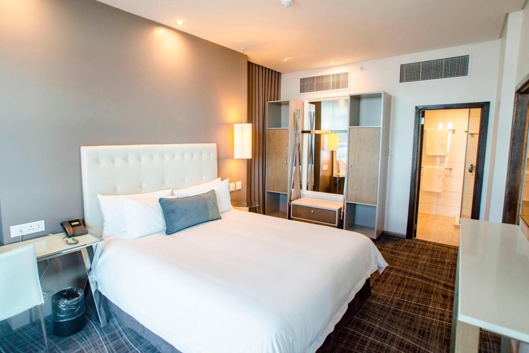 Protea Hotel By Marriott Durban Umhlanga Екстериор снимка