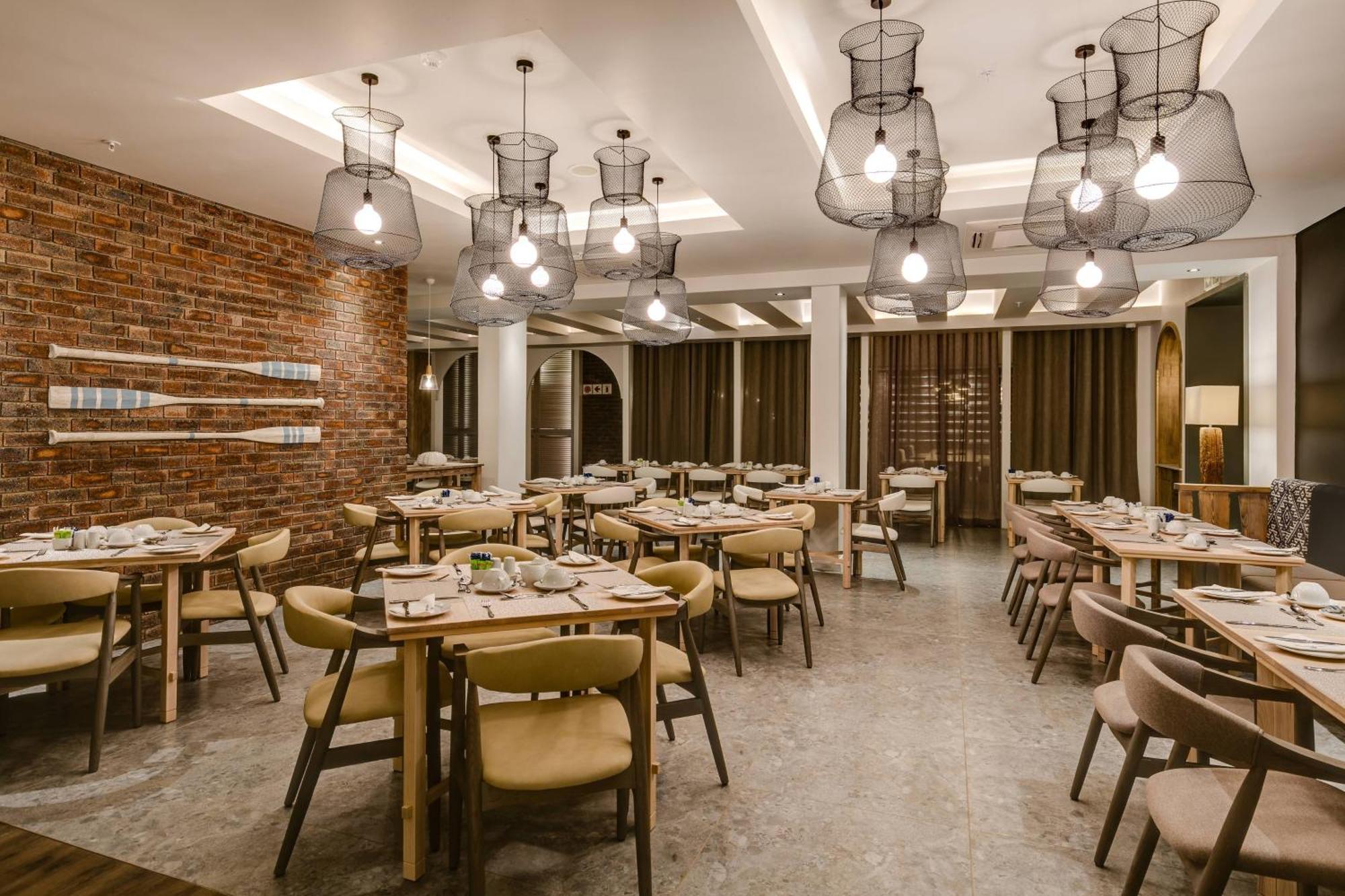 Protea Hotel By Marriott Durban Umhlanga Екстериор снимка